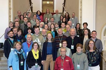 Besuchergruppe im Maximilianeum mit Eva Lettenbauer, MdL (vorne, Mitte)