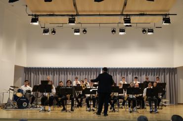 Die Big Band das Theodor-Heuss-Gymnasiums Nördlingen riss mit seinem schwungvollen Repertoire das Publikum mit.