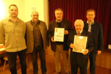 Nach mehr als 20 Jahren als stellvertretender Hegegemeinschaftsleiter in der Hegegemeinschaft Donauwörth gab der ehemalige Jagdberater Otto Baur den Staffelstab an Andreas Hartmann ab. 