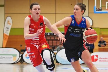 Nördlingens Laken James (hier gegen Osnabrücks Aldona Morawiec) im Playoff-Modus: wenn das Eigner Angels-Team sich an der 28-jährigen US-Amerikanerin ein Beispiel nimmt, kann der Sieg in Osnabrück etwas werden.