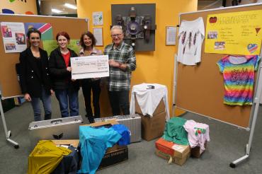 Die Spendenübergabe des Namibia Projekts.