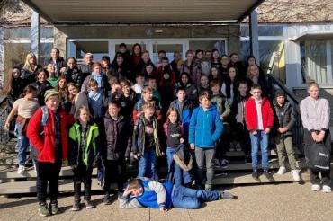 Die Schüler der Leonhart-Fuchs-Mittelschule auf Theaterfahrt in Ulm.