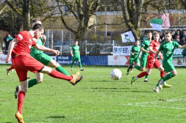 Lucas Schraufstetter beim Schuss 