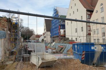 Das Bild zeigt die Baustelle am Hotel Krone in Oettingen.