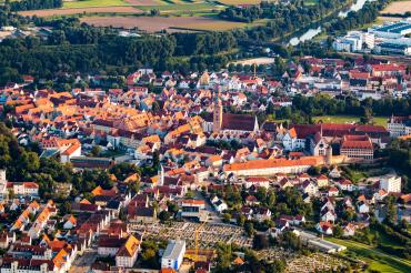 Das Bild zeigt Donauwörth aus der Vogelperspektive.