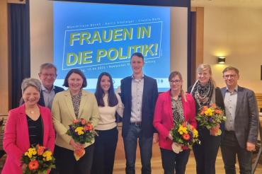 v.l.n.r.: Kreisrätin und Vorsitzende Mittelstands-Union Donau Ries Birgit Rössle, Bezirksrat Peter Schiele, stellv. Landrätin Landkreis Donau-Ries und CSU-Landtagskandidatin (Liste) Claudia Marb, JU Ortsvorsitzende Nördlingen Julia Völkl, JU Ortsvorsitzender Marco Pulci, (Moderation Pulci, Völkl) Nördlinger Stadträtin und CSU-Bezirkstagskandidatin (Liste) Maximiliane Böckh, CSU-Oberbürgermeisterin Stadt Neu-Ulm Katrin Albsteiger, Landrat Landkreis Donau-Ries Stefan Rößle
