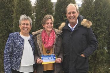 Tina Bachmann ist stolze Siegerin des Lions-CLub-Adventskalender-Rätsel.