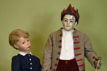 Ein Ausschnitt aus der neuen Sonderausstellung "Puppenmode & Modepuppen".