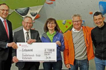 Spendenübergabe Sparkasse - DAV.