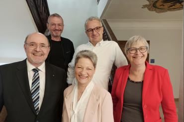Thomas Deuter (Schatzmeister), Markus M. Sommer (Vorsitzender), Birgit Rößle (Wirtschaftsreferentin Stadtrat), Tobias Merkle (Schriftführer) und Christiane Kickum (Geschäftsführende Vorsitzende).
