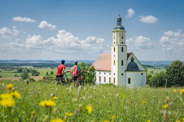 Wemding Radler an der Basilika