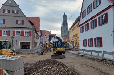 Die aktuell größte Straßenbaustelle „Neugestaltung Gerd-Müller-Platz“ ist u.a. auf der Baustellen-Informationsseite aufgeführt.