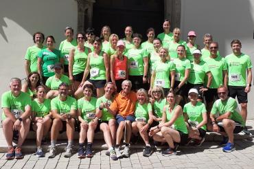 Kursteilnehmer und Betreuer kurz vor Start des Stadtlaufs.