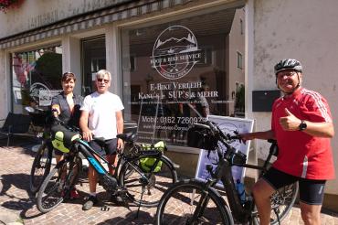 Mit Tourleiter Reinhold Sauer (rechts) Kilometer fürs Stadtradeln sammeln