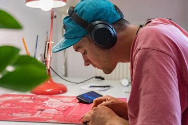 Wolf J. Grober in seinem Atelier