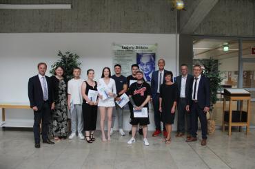 Die Berufsbesten der diesjährigen Abschlussklassen der Ludwig-Bölkow-Berufsschule.