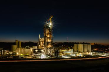 Über 100 Millionen Euro hat die Märker-gruppe in den Bau des Ofen 8 (Bildmitte) investiert.