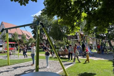 Der neue Mehrgenerationenspielplatz am Loderanger ist eröffnet.