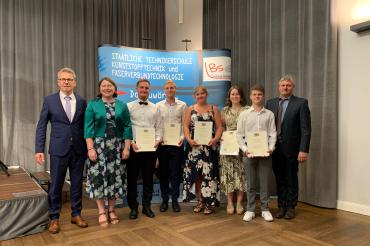  Felix Kerling, Tobias Rödl, Lea Meyer, Sofie Dannemann und Johannes Geisenberger wurden mit dem Staatspreis des bayerischen Kultusministers Prof. Dr. Michael Piazolo von Gerhard Kilian, Claudia Marb und Konrad Fieger ausgezeichnet.