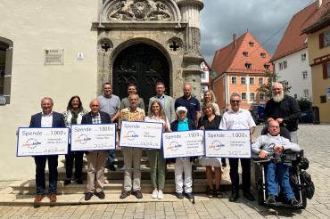 Anke Renschler, Karolin Merz und André Schneider überreichten die Spendenschecks der ODR an die Vertreter der einzelnen Institutionen.