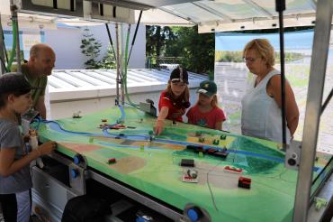 Besuch des Moosmobils bei den Donauwörther Viertklässlern.