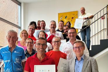 Die Gewinner des Stadtradelns 2023 konnten sich über Urkunden und hochwertige Sachpreise freuen. 