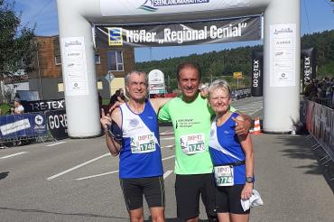 Auf dem Foto kurz vor dem Start von links Hans Niederhuber, Georg Eberhardt und Anneliese Zinke