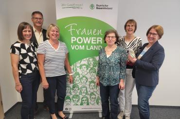 Das Bild zeigt v.l.n.r.: Elisabeth Oßwald, BBV Geschäftsführer Michael Stiller,  Monika Gastl, Inge Leinfelder,  Michaela Rein, Kreisbäuerin Nicole Binger 