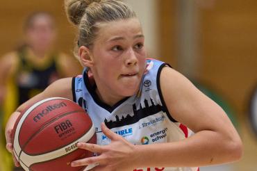 Auch Youngster Anna Löffler konnte sich mit 6 Punkten erfolgreich beim ersten Auftritt der Nördlinger Bundesligabasketballerinnen behaupten.
