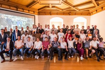 Das Bild zeigt die Freisprechungsfeier der Bauinnung Nordschwaben