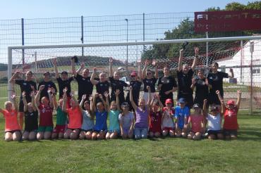 Am Samstag, den 19. August 2023, veranstaltete die Frauen- und Mädchenabteilung des SV Wörnitzstein-Berg im Rahmen des Ferienprogramms einen Fußballtag für Mädchen. 