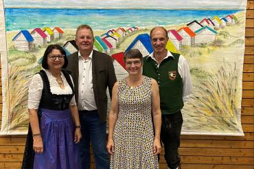 Das Bild zeigt von links nach rechts: Elfriede Hlawon-Schmid, Wolfgang Kilian, Dr. Cathrin Baumann und Franz Fischer. 