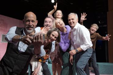 Das Bild zeigt eine Szene im Theater