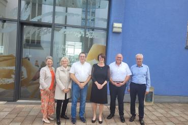 v.l.n.r.: Birgit Rößle, Doris Ritter, Branko Schäpers, Antje Schober, Dekan Robert Neuner, Georg Rödl. 