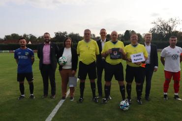 Norbert Süss (4. v. r.) wurde von der Bezirksvorsitzenden Sabrina Hüttmann (3. v. l.) sowie Obmann Tobias Heuberger (2. v. l.) geehrt.