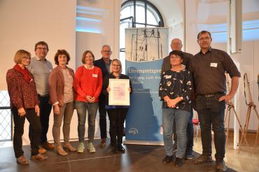 Von links nach rechts: Margarete Kreglinger, Pfr. Markus Paulsteiner, Marlene Bissinger, Ines Meierhuber, Hans Bergdolt, Christa Müller, Rosemarie Eichert, Reinhold Bittner, Bernd Lang.