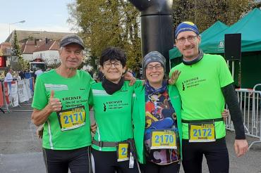 Hans Niederhuber, Andrea Grimmeisen, Simone Breuer und Henning Breuer im Zielbereich.
