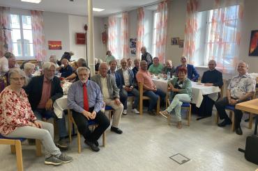 Das Bild zeigt die Eröffnung des Repair-Cafe in Wemding.