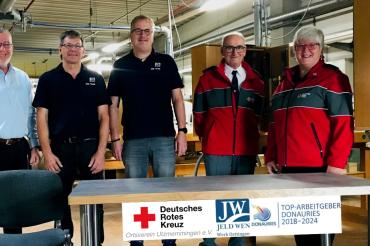 Unser Bild zeigt von links: Wolfgang Oswald, Xaver Seefried, Jürgen Angermeyer, Heinz und Erna Dürr