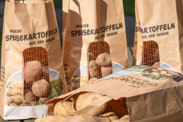 Verschiedene Sorten stehen zum Verkauf.