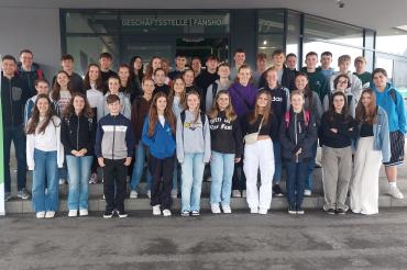 Einen interessanten Wandertag hatten zwei Klassen des THG Nördlingen bei ihrer Führung durch die WWK ARENA.