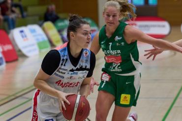 Yuliia Musiienko, hier im Finale des Angels Cup gegen das Team von Ex-Angel Elina Koskimies, soll künftig die Spezialistin für 3-Punkte-Würfe werden.