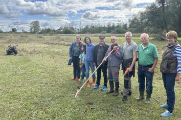 Lions pflegen Naturschutzgebiet Osterried.