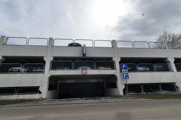 Das Bild zeigt das Parkhaus am Nähermemminger Weg.