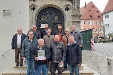 Das Bild zeigt die Feldgeschworenen.