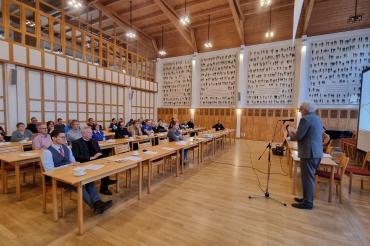 Das Bild zeigt die Dekanatssynode Nördlingen.