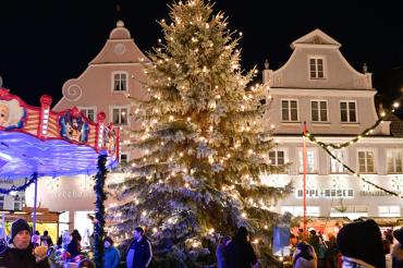 Das Bild zeigt den Wemdinger Weihnachtsmarkt.