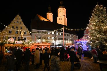 Das Bild zeigt den Wemdinger Weihnachtsmarkt.