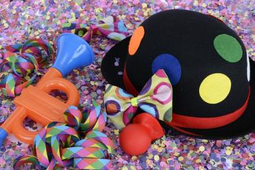 Das Bild zeigt Konfetti.