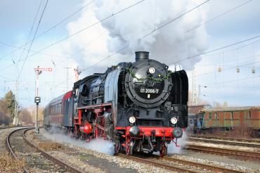 Passend zur Adventszeit sind die Nikolaus-Dampfzüge wieder unterwegs.